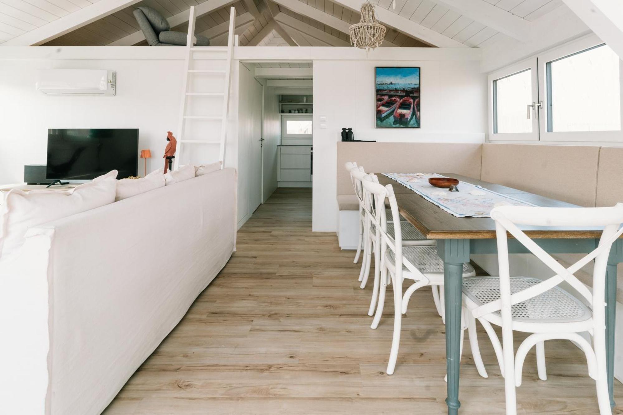 Holiday home Seehuette Sonnenschilf - Premium Hide-away In Direkt Am Neusiedlersee
